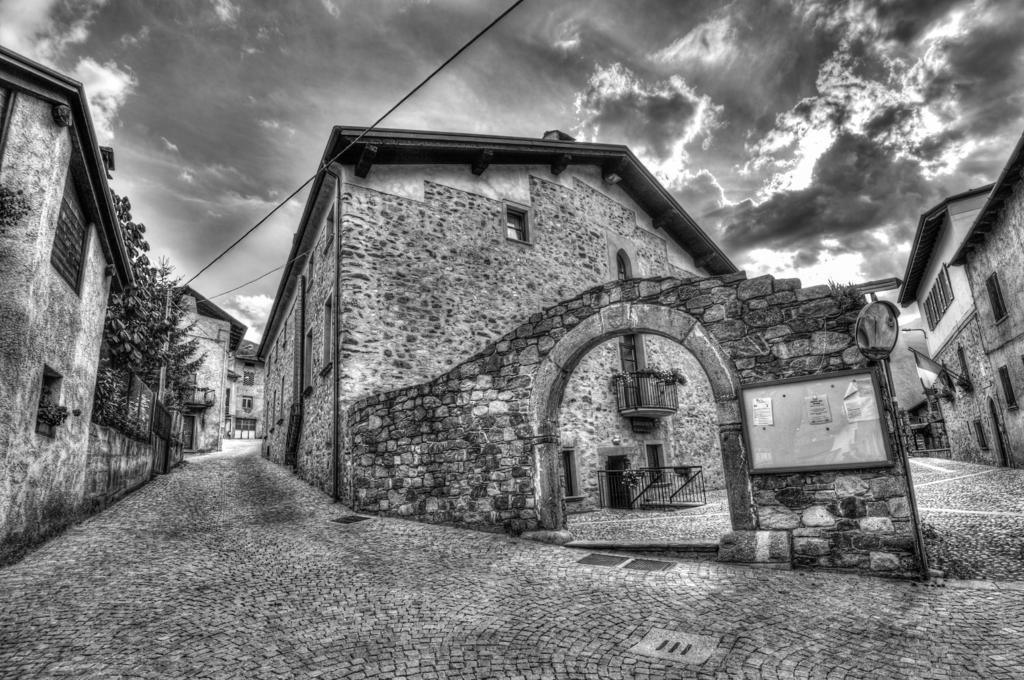 Il Seicento Aparthotel Sernio Exterior foto